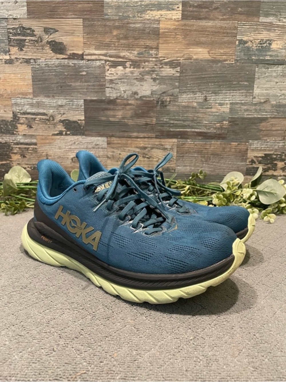 Hoka One One Mach 4 Running Shoes Size 9.5 Men's